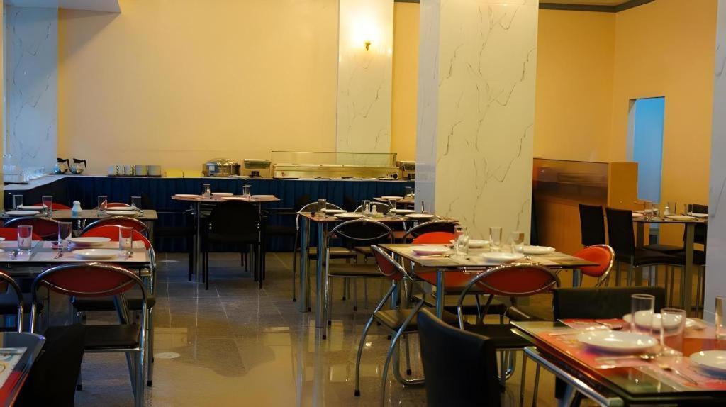 J Two S Pratunam Hotel Bangkok Dış mekan fotoğraf