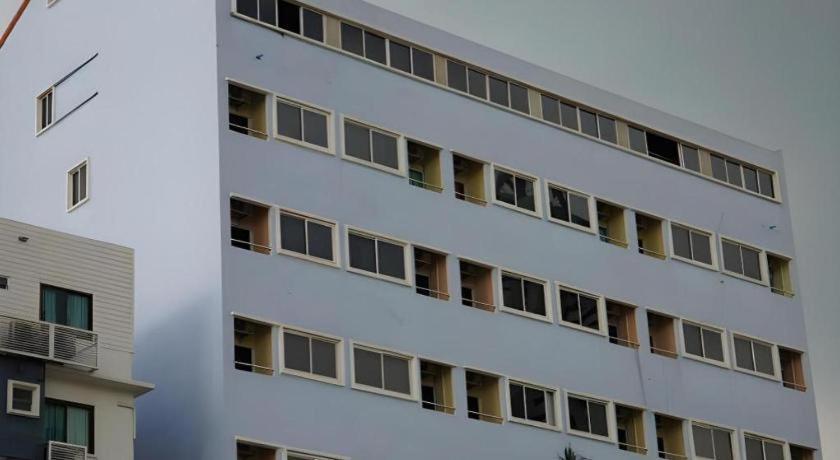 J Two S Pratunam Hotel Bangkok Dış mekan fotoğraf