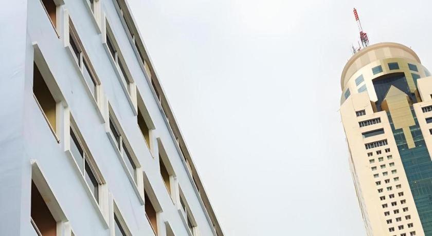 J Two S Pratunam Hotel Bangkok Dış mekan fotoğraf