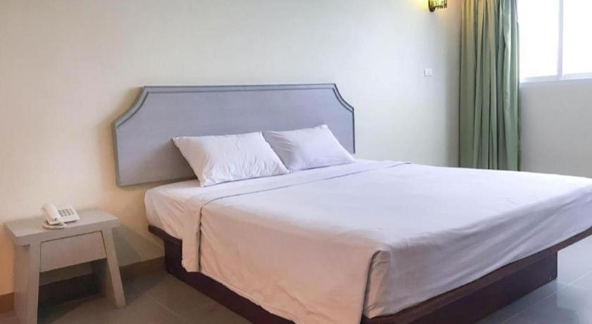J Two S Pratunam Hotel Bangkok Dış mekan fotoğraf