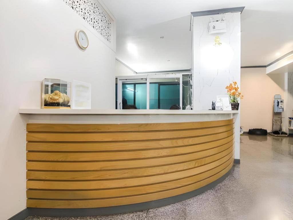J Two S Pratunam Hotel Bangkok Dış mekan fotoğraf